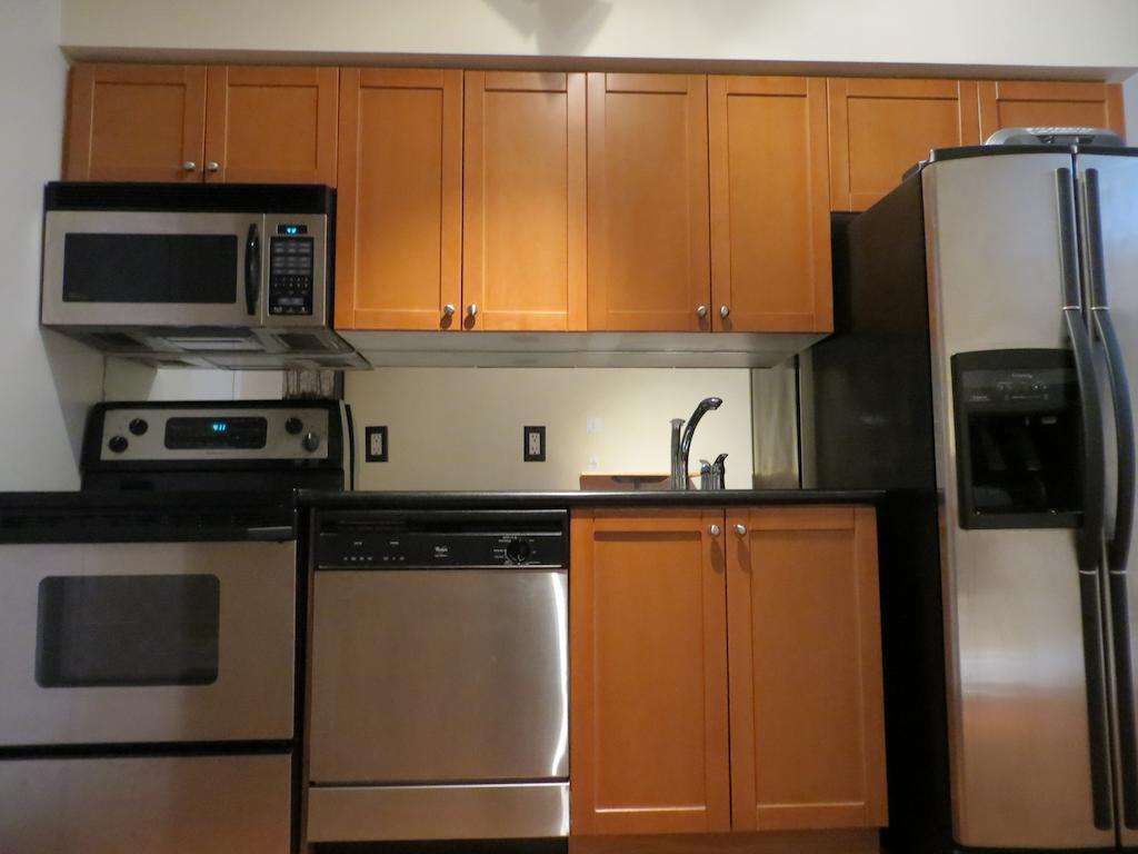 Financial District Furnished Apartment Toronto Room photo